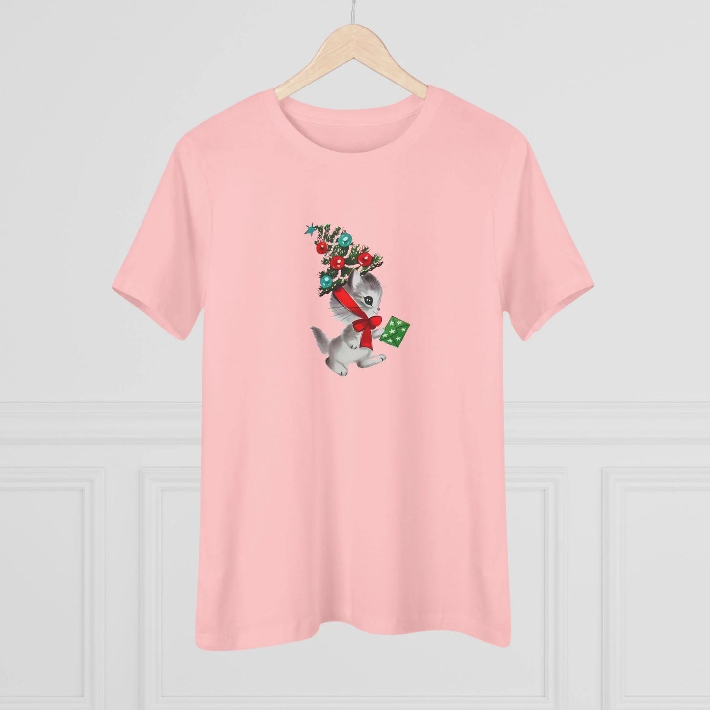 Kittie with Christmas Tree Hat and Card - Women's Softstyle Tee - Whippie's