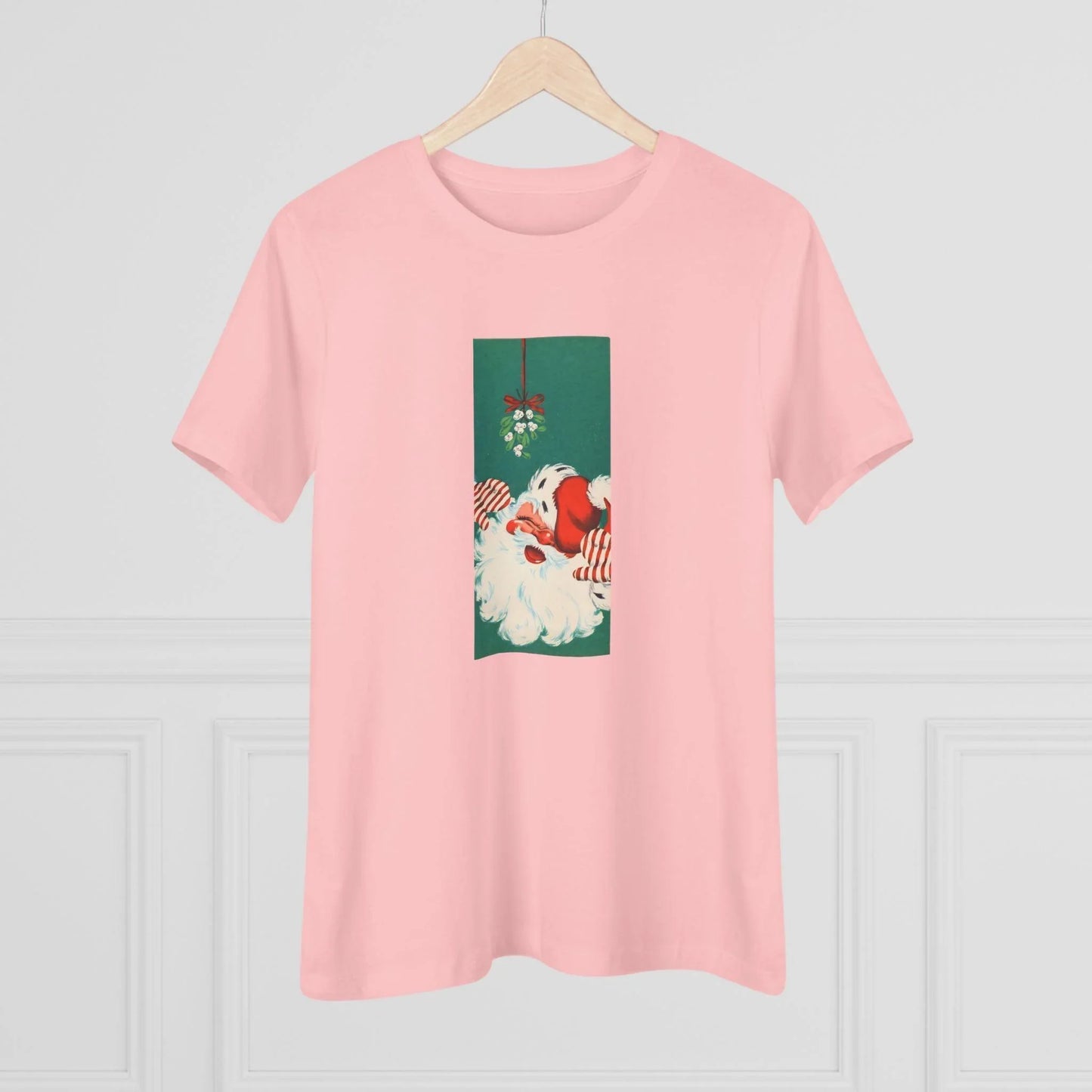Santa Mistletoe Kisses - Women's Tee - Whippie's