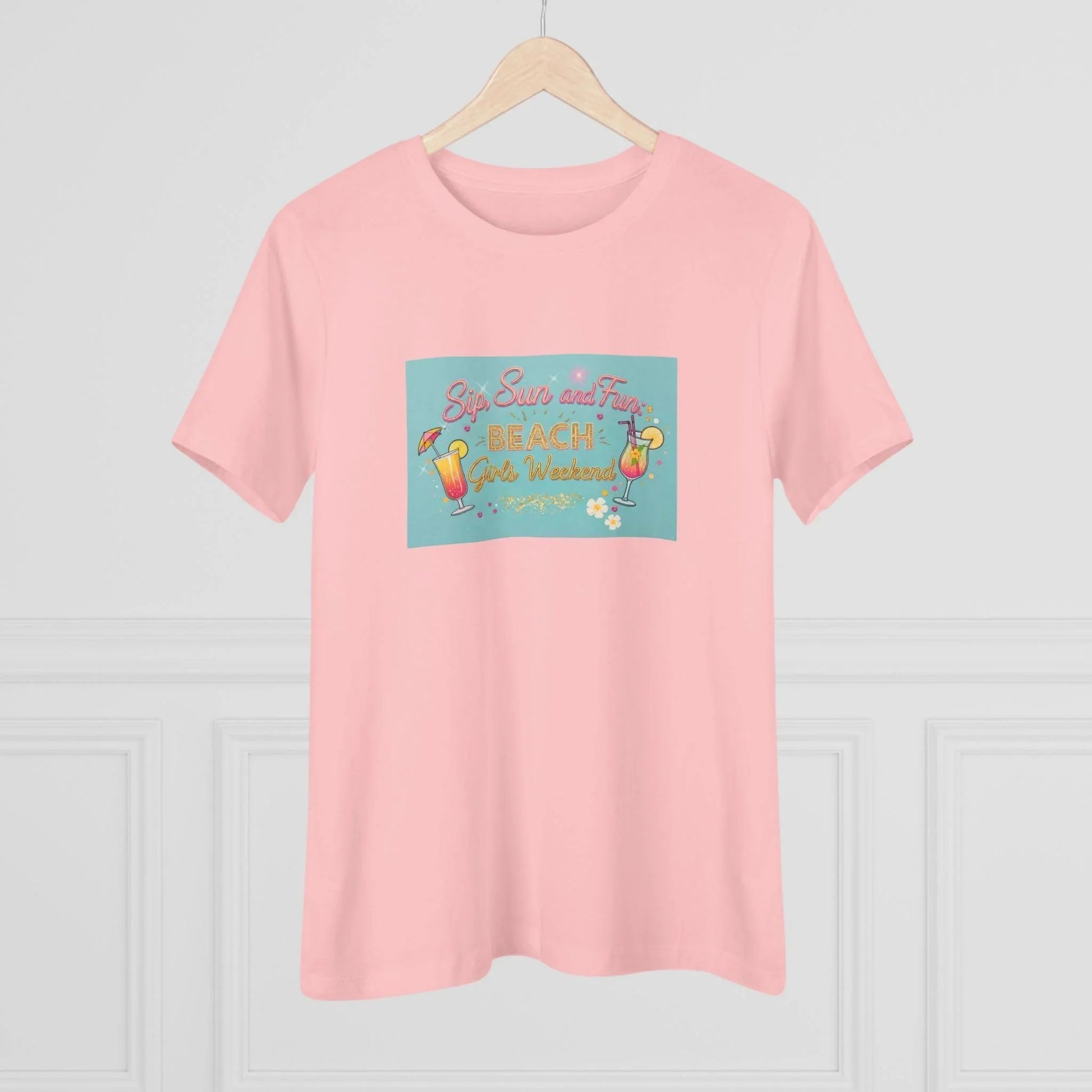Sun, Sips, and Fun Beach Girls' Weekend - Women's Softstyle Tee - Whippie's