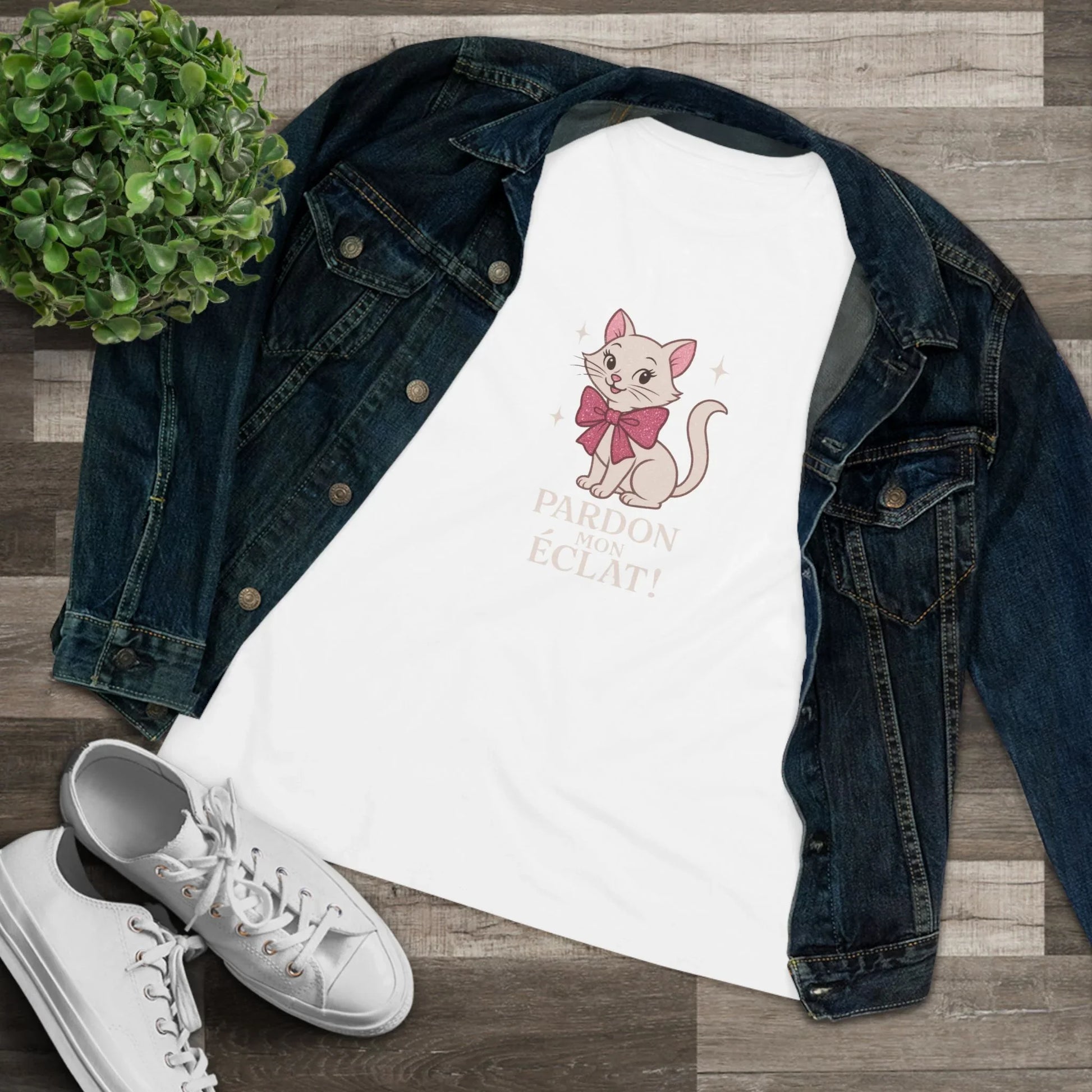 Pardon Mon Éclat White Sparkly Cat with Pink Bow Women's Tee - Whippie's