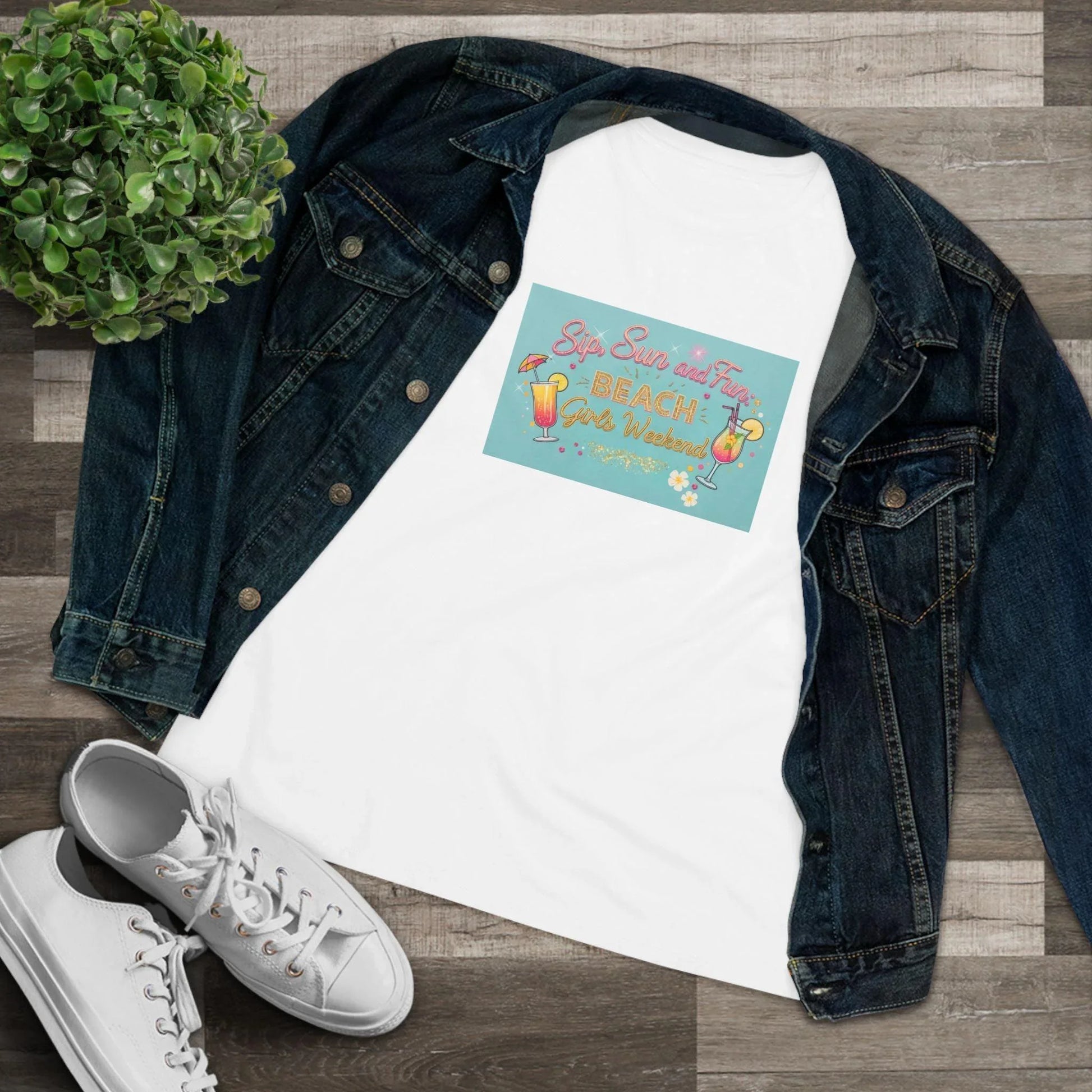 Sun, Sips, and Fun Beach Girls' Weekend - Women's Softstyle Tee - Whippie's
