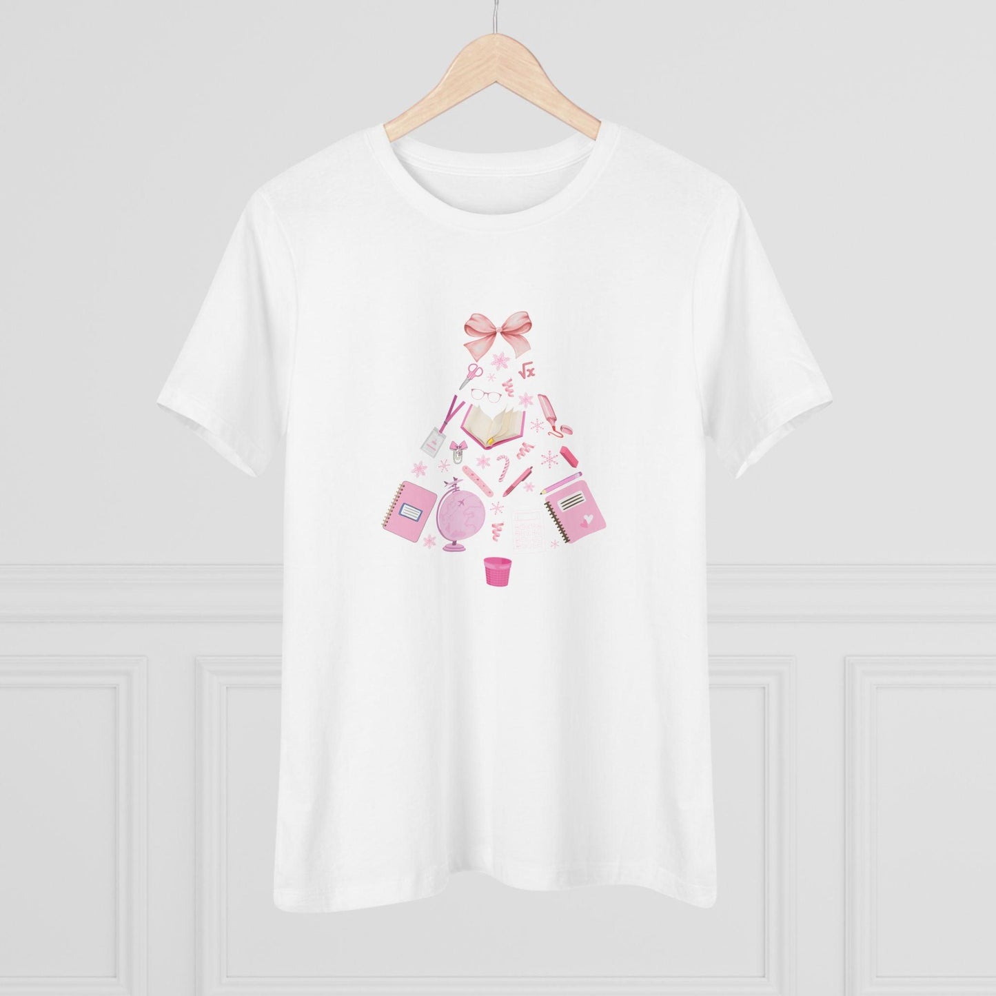 Santa's Favorite Teacher - A Sparkling Christmas in the Classroom! 🎄✨ Women's Softstyle T-shirt - Whippie's