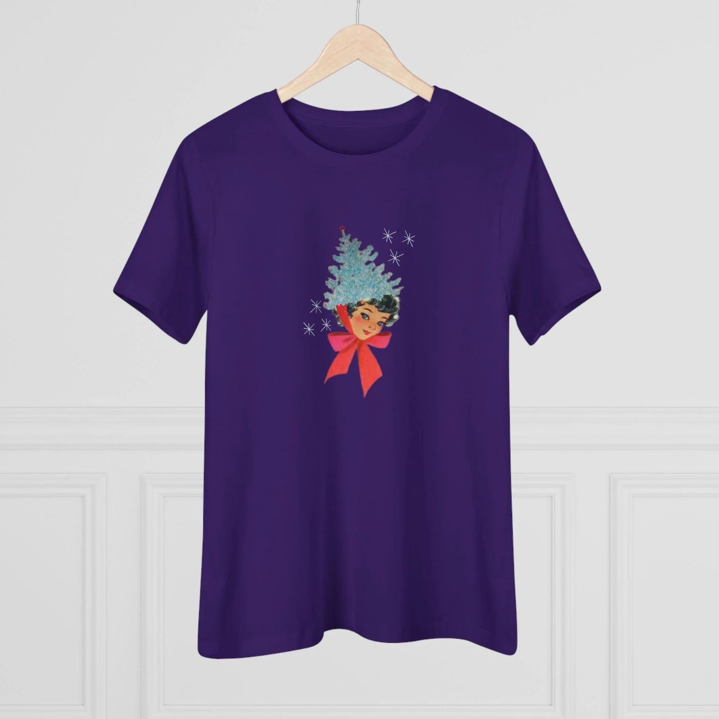 Retro Lady with Tinsel Christmas Tree Hat - Women's Tee - Whippie's