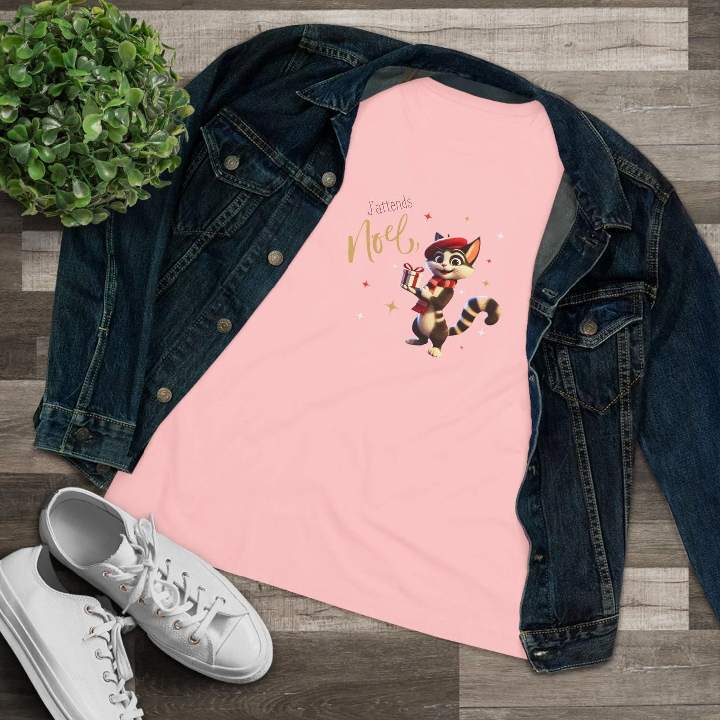 J'attends Noël 🐈‍⬛ Women's Tee 🎄 A purr-fectly Parisian Christmas! - Whippie's