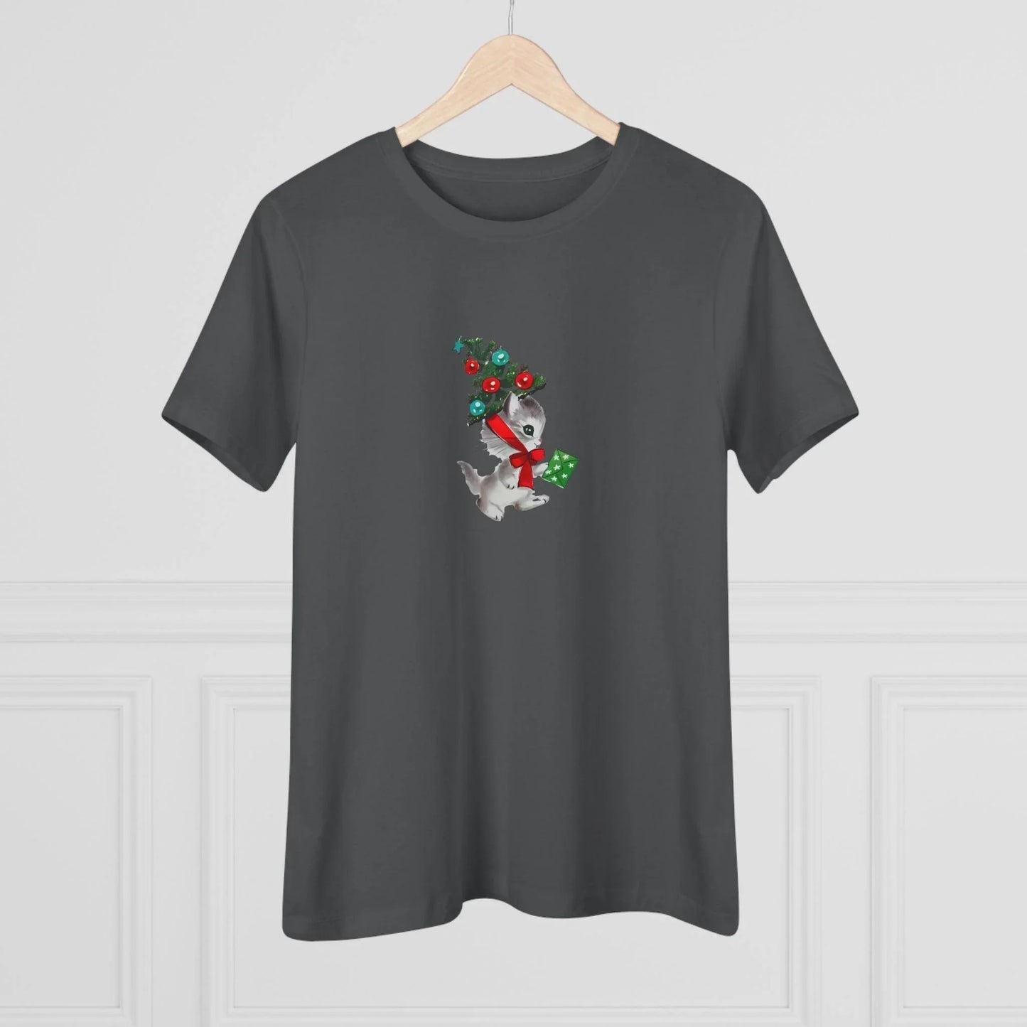 Retro Kittie with Tinsel Christmas Tree Hat - Women's Tee - Whippie's