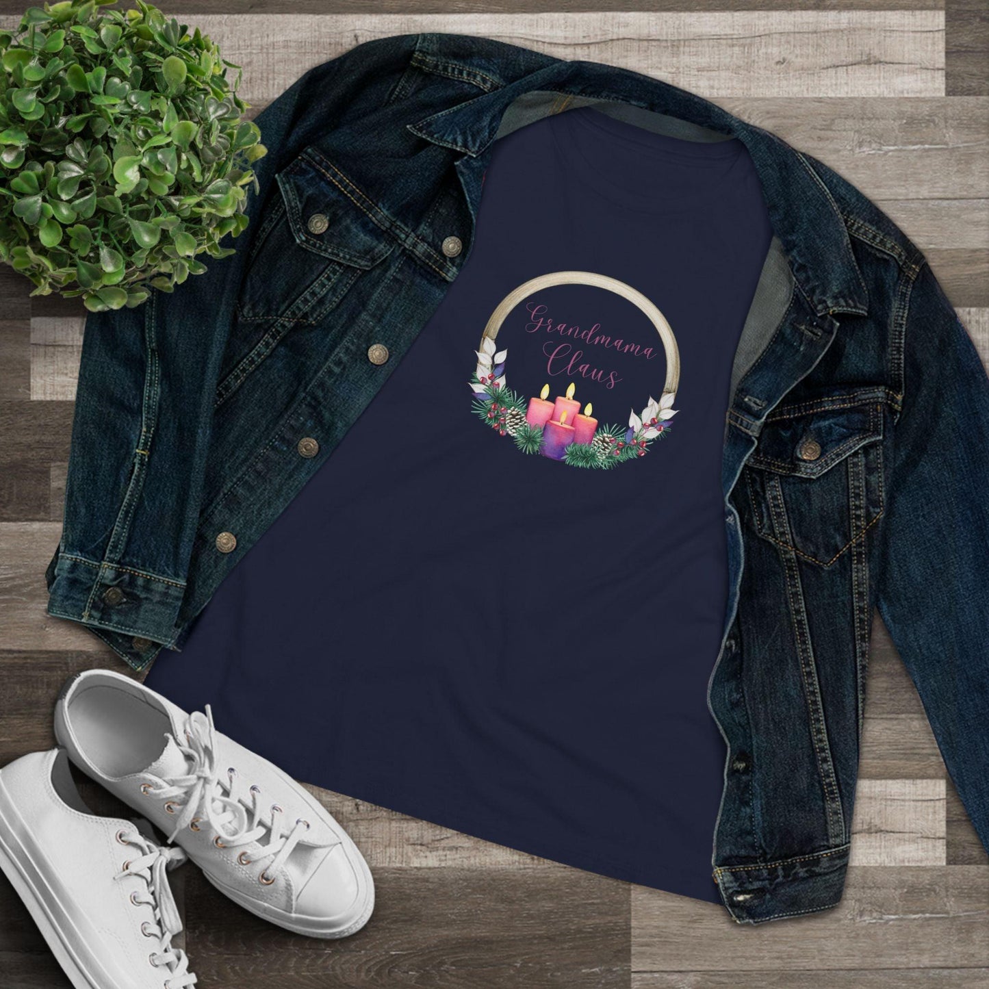 Grandmama Claus Tee - The Heart of Christmas 🤶🎄 - Women's Softstyle Tee - Whippie's
