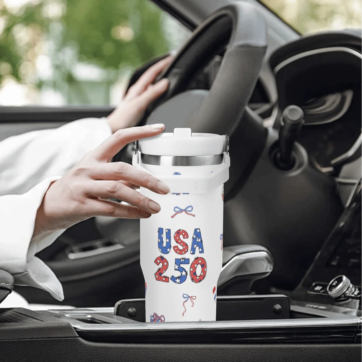 USA 250 Tumbler Front in Car Cupholder