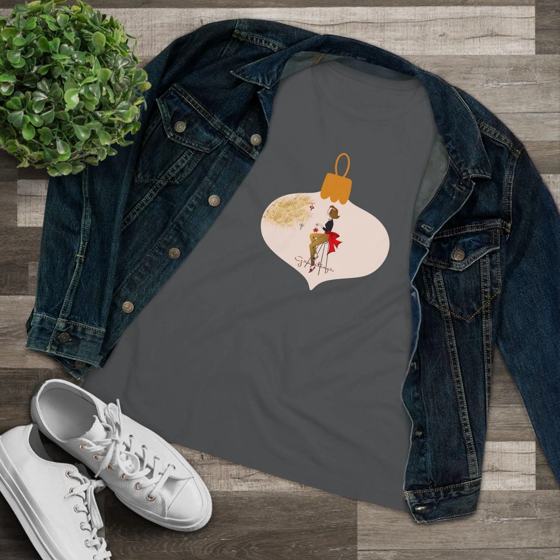 Retro Tree Decorating - Women's Tee - Whippie's