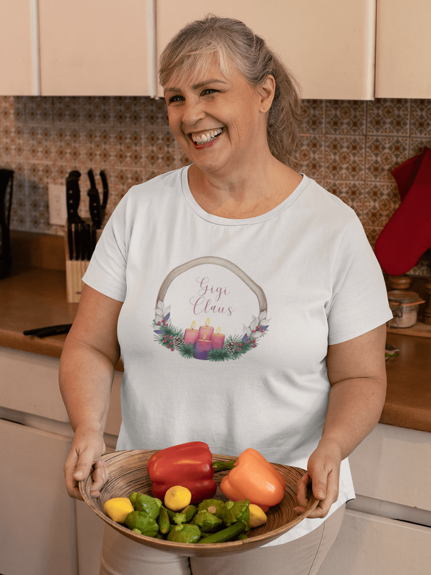 Abuela Claus Tee - Christmas Cheer! 🤶🎄 Women's Softstyle Tee - Whippie's