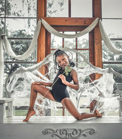 Black Lace Leotard | Black Swan: Two dancers posing together
