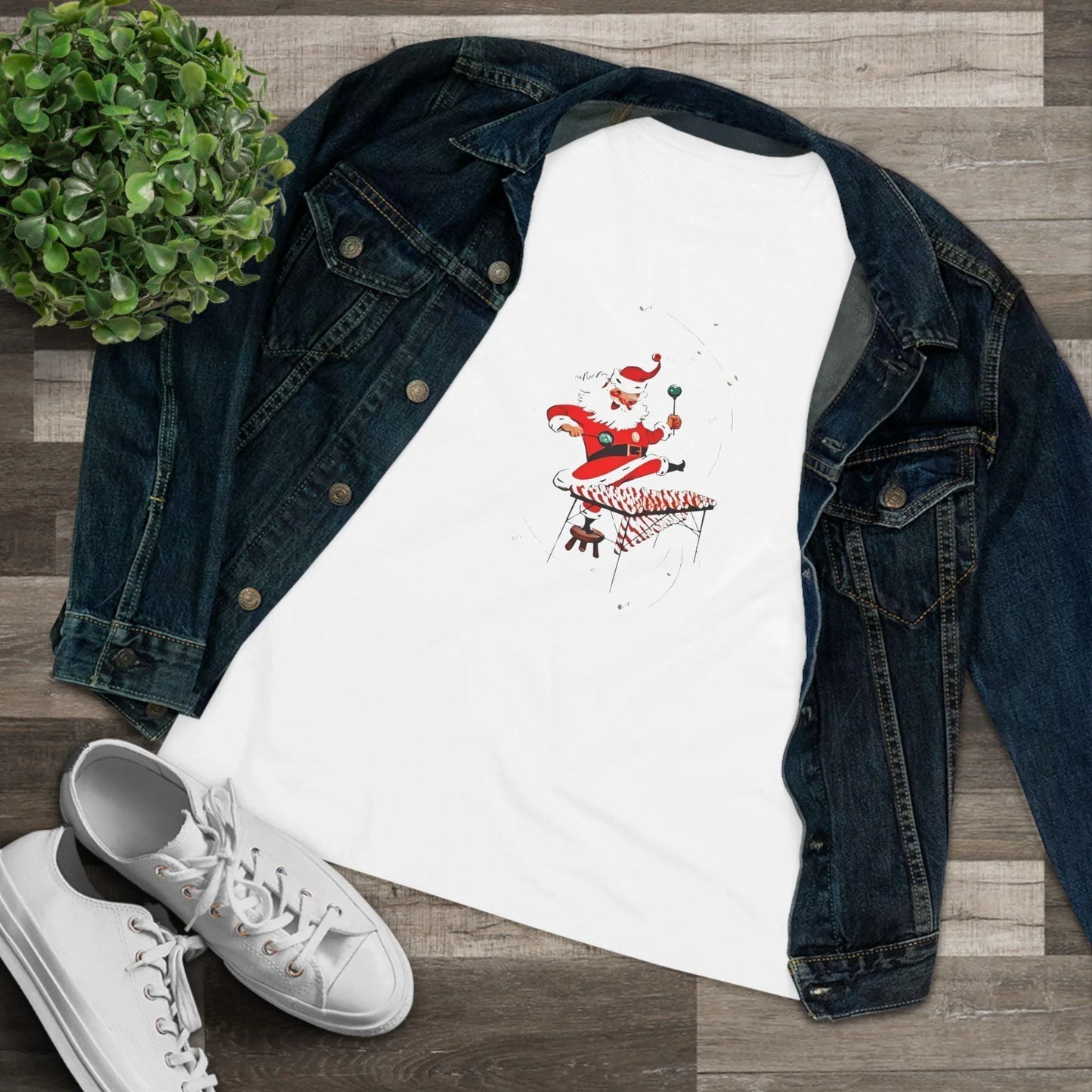 Santa Jammin' - Women's Tee - Whippie's