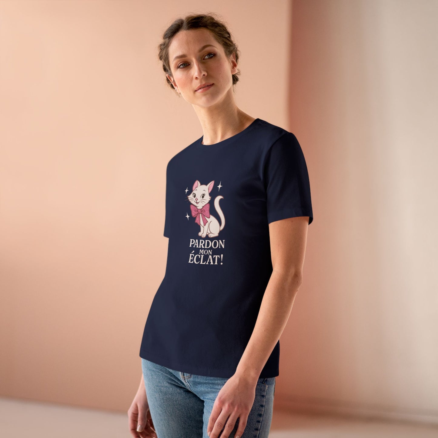 Pardon Mon Éclat White Sparkly Cat with Pink Bow Women's Tee