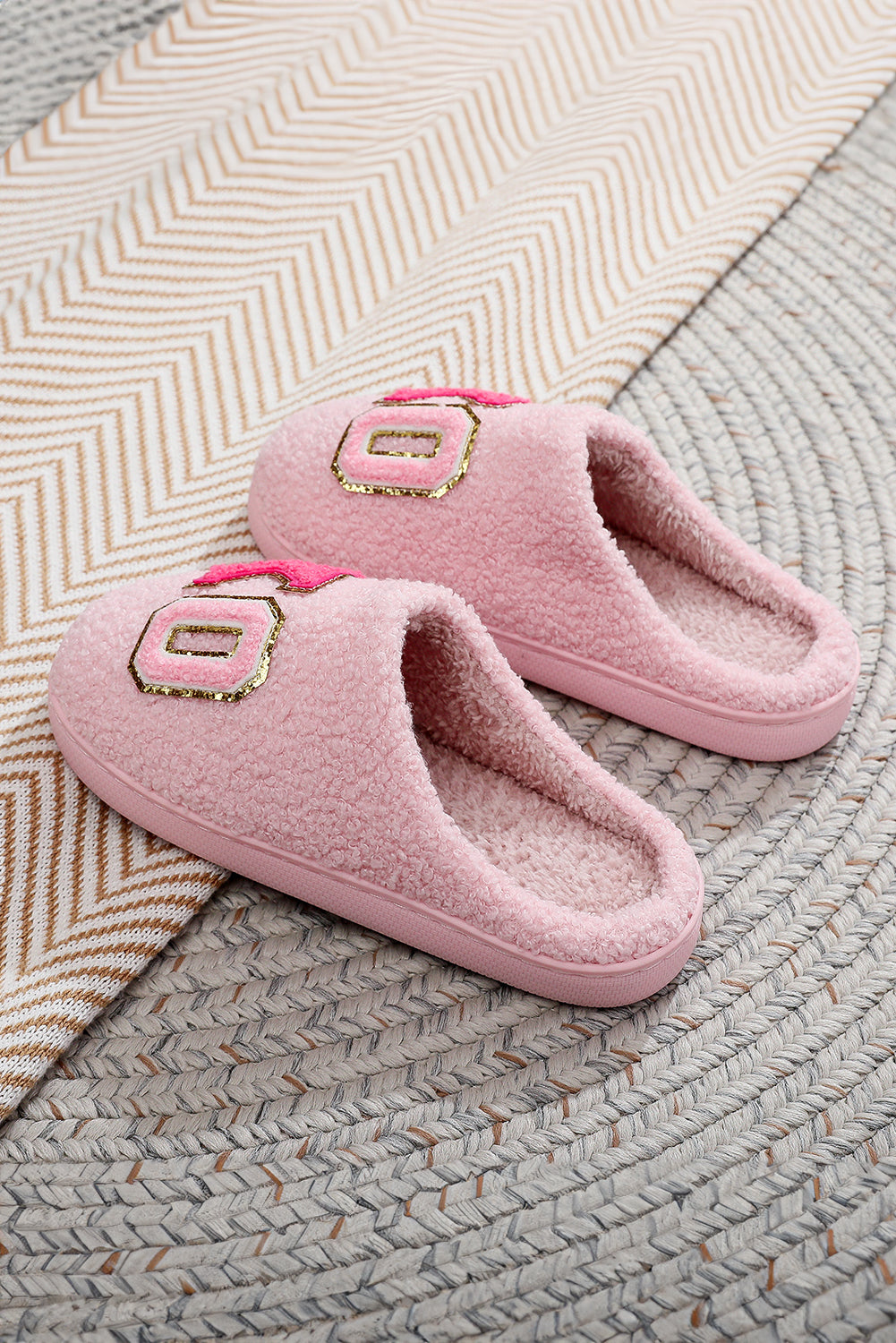 XOXO Slippers detail view