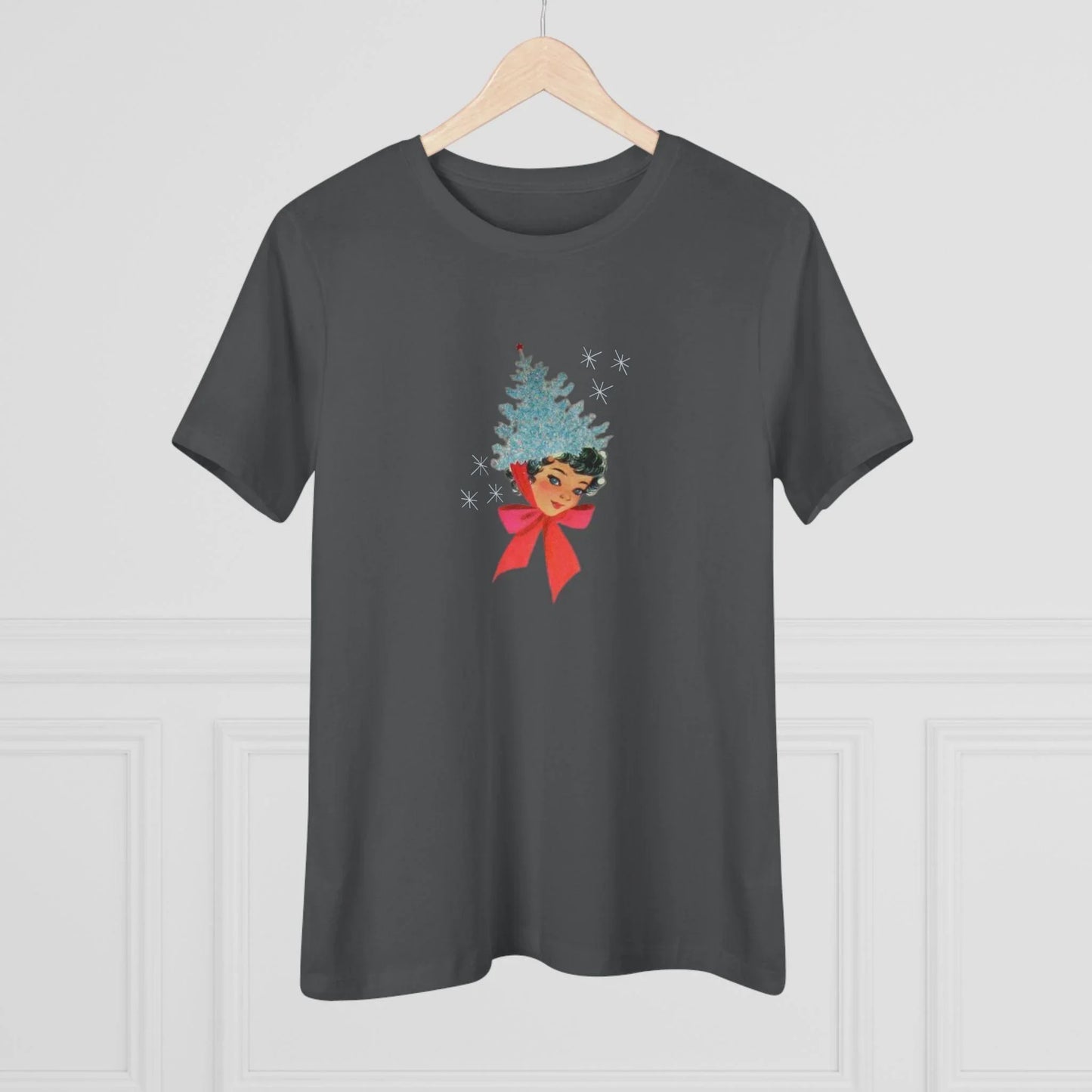 Retro Lady with Tinsel Christmas Tree Hat - Women's Tee - Whippie's