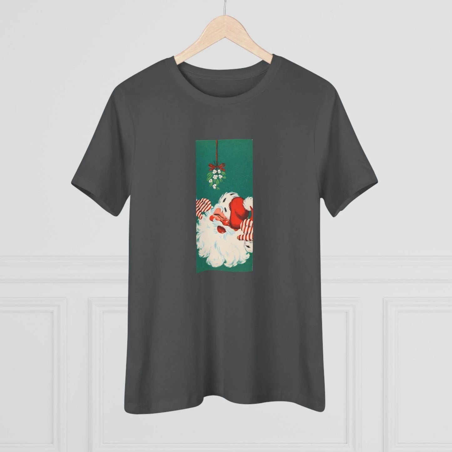 Santa Mistletoe Kisses - Women's Tee - Whippie's