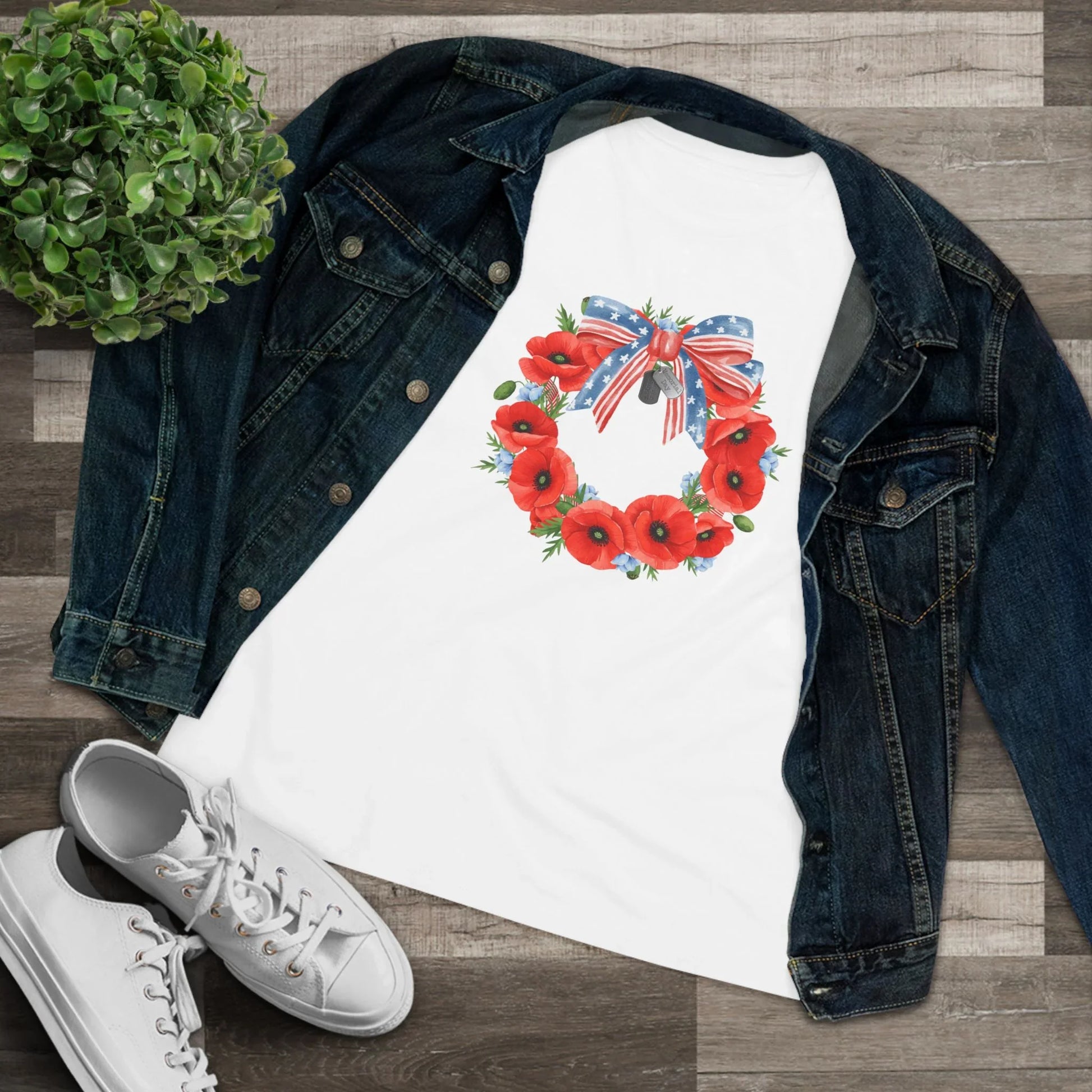 Memorial Day 'Never Forget' Wreath - Women's Tee - Whippie's