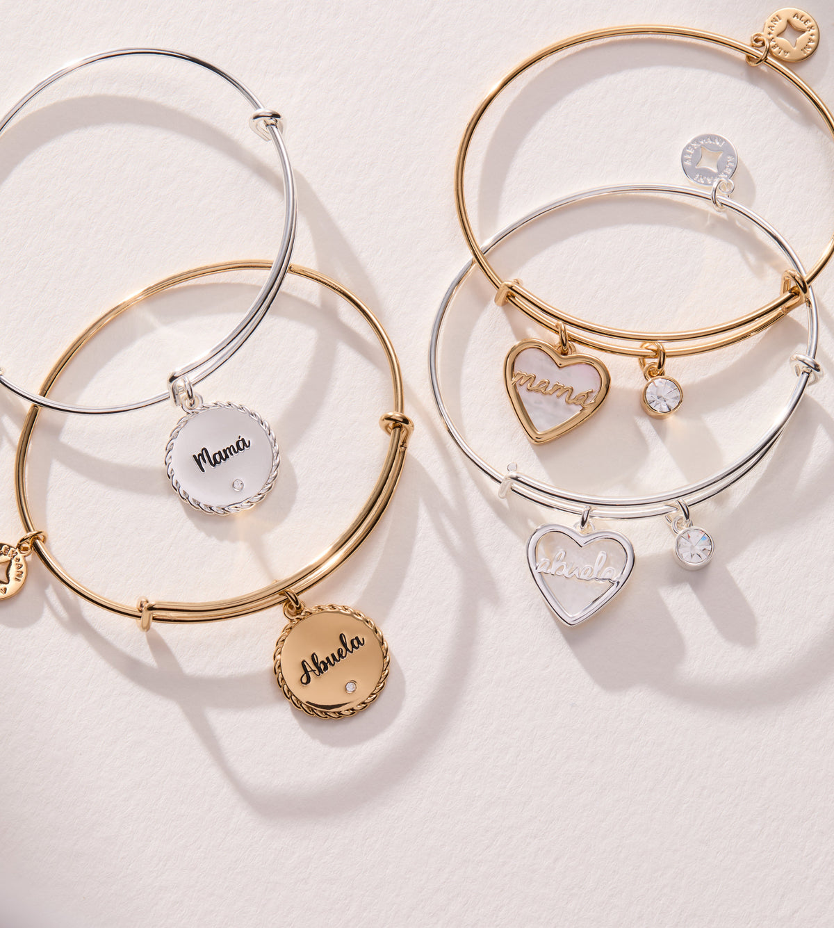 Mamá Mother of Pearl Heart Charm Bangle