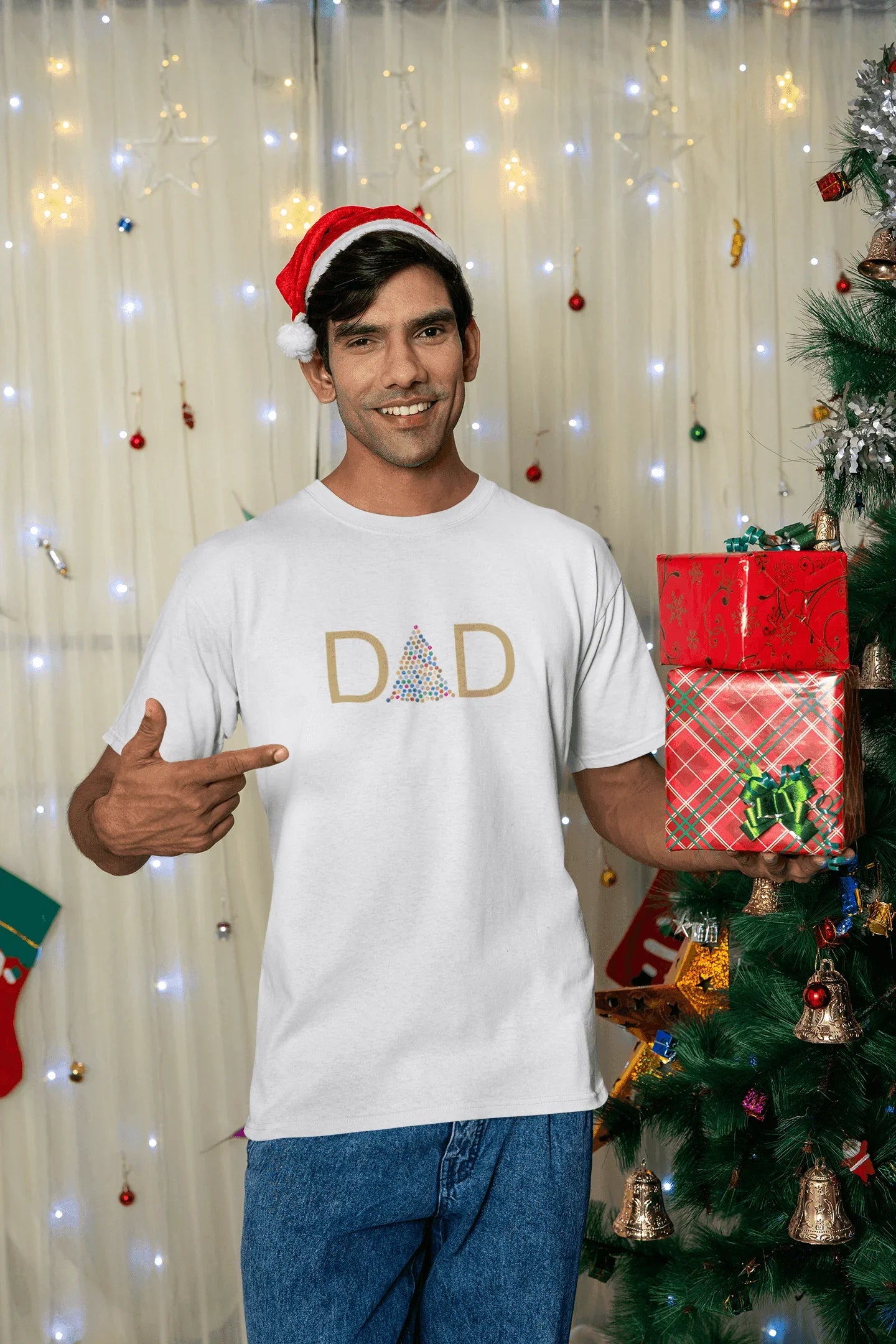 DAD 🎄 - Golden Christmas Dad! ✨🎁- Mens Softstyle T-shirt - Whippie's